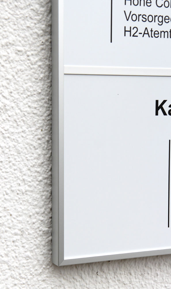Alu-Wechselrahmen Typ Theta- - Rahmen silber eloxiert-Einschiebeschilder weiß