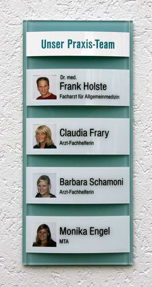 Mitarbeiter-Display - 225 x 500 mm - Überschrift + 4 Mitarbeiter-Copy